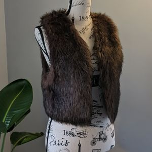 Short faux fur vest